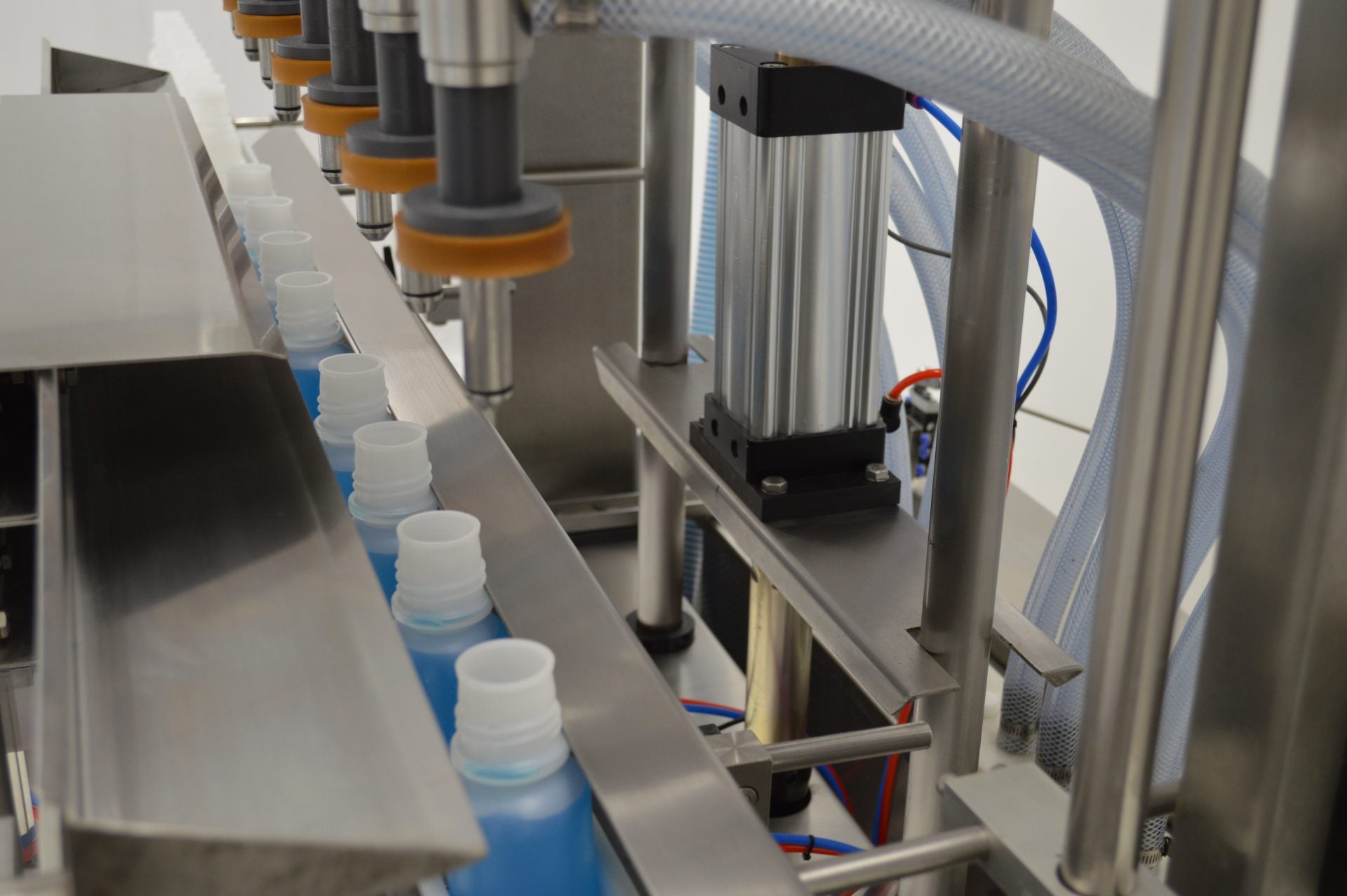 Actual commercial water bottling and filling line